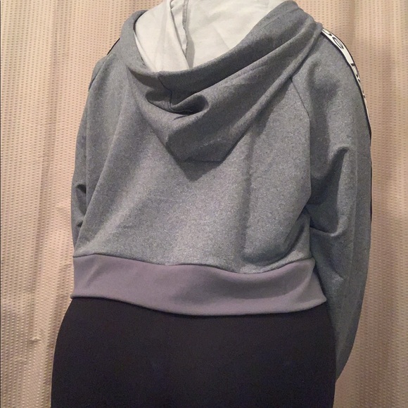 ❌SOLD❌ BEBE Hoodie & Headband Set - Picture 4 of 4